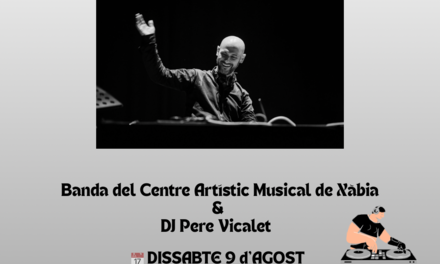 “Bandtrónica”: el Centre Artístic Musical de Xàbia fusiona tradició i electrònica en un concert inoblidable