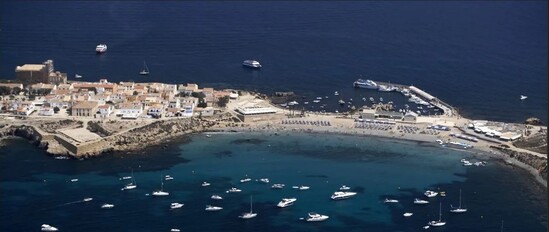 Alicante recibe siete ofertas para la gestión del hotel Casa del Gobernador de Tabarca por 15 años