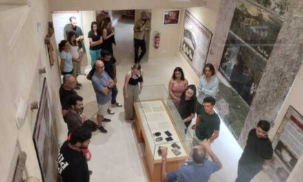 Una trobada amb la història: Investigadors del Salt visiten el Museu Arqueològic d’Alcoi
