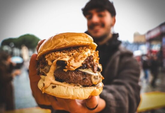 TORREVIEJA se estrena en la ruta de THE CHAMPIONS BURGER para elegir la “MEJOR HAMBURGUESA DE ESPAÑA”