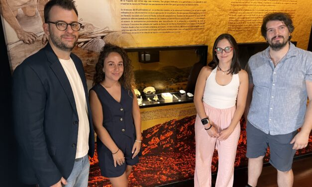 El Museu Dámaso Navarro incorpora una nova vitrina amb restes reproduïdes en 3D dels primers testimoniatges humans de Petrer