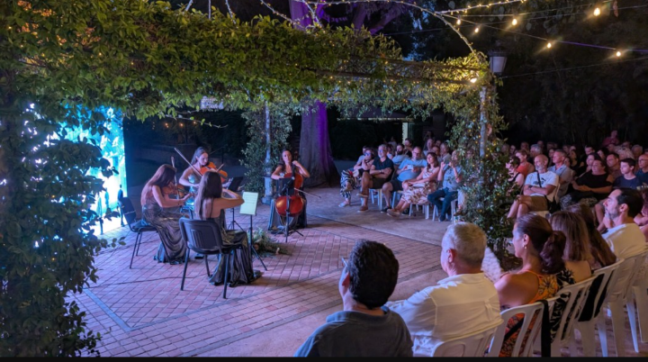 El festival SONAFILM celebra el éxito de sus dos conciertos en Beniarbeig y confirma la Casa Santonja como sede en 2026
