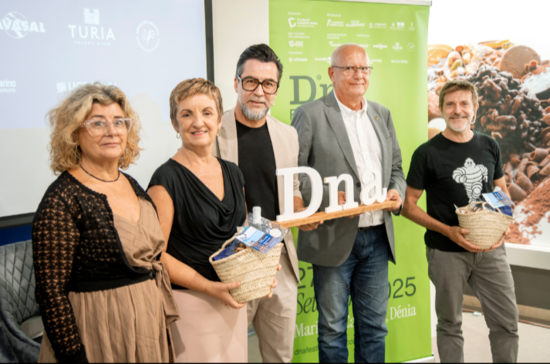 Arte y gastronomía se sientan a la gran mesa del D*na Festival