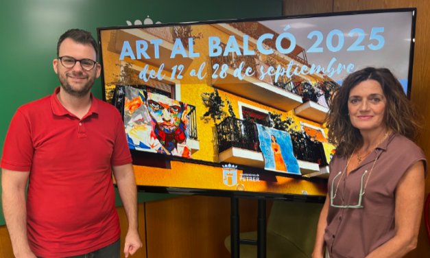 La 7ª edición de Art al balcó de Petrer supera la barrera de las 100 obras