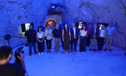 Arranca l’exposició fotogràfica “Els nostres desembarcaments i desfilades” de la Federació de Moros i Cristians d’Alacant