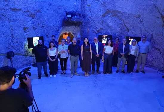 Arranca l’exposició fotogràfica “Els nostres desembarcaments i desfilades” de la Federació de Moros i Cristians d’Alacant