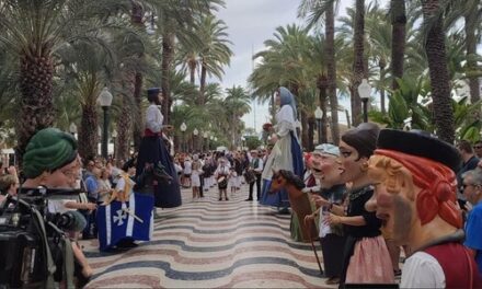 Un concierto de la Banda Municipal, “danses” populares y la lectura de Tirant Lo Blanc celebran el 9 d’Octubre en Alicante