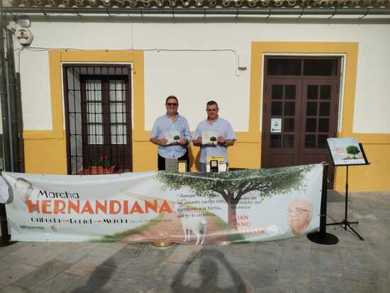 Presentada a la Casa Museu de Miguel Hernández la I Marxa Hernandiana des d’Oriola a Rincón de Beniscornia en homenatge al professor Juan Cano Ballesta