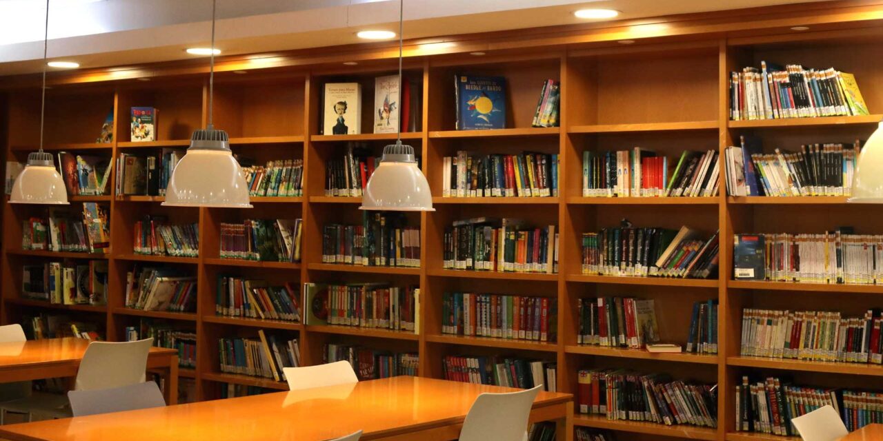 La Biblioteca Central de Benidorm inaugura el ciclo ‘Encuentros con autor’ con Luis Miguel Morán Bregel