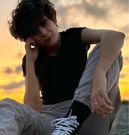 Alicante exporta talento: Pilar Arejo, de Tiziano Ferro a su nuevo single