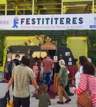 Festitíteres arranca el domingo con “Aquiles” y continúa con 16 funciones del 28 de noviembre al 8 de diciembre