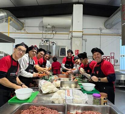 Coca-Cola s’uneix a la Casa Caridad de València i Alacant Gastronòmica Solidària per a repartir 3.500 menjars en la Comunitat Valenciana