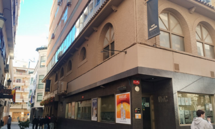 Alacant canvia de nom com a Restaurador Vicente Castelló el carrer onse situa el Nou Manolín