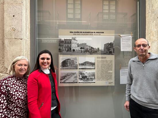 El Archivo Municipal revive el Alicante del siglo XIX con una exposición en la que se puede ver la primera panorámica de la ciudad