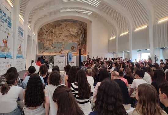 Makyre se perfila para organizar la Feria del Libro de Alicante con autores nacionales y alicantinos y actividades para todos los públicos