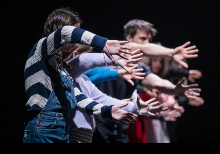 El Teatre Arniches acoge el espectáculo familiar ‘Copiar’ de Animal Religion