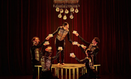 Espectacle per a cinc ballarines i un goril·la en el Teatre Calderón d’Alcoi