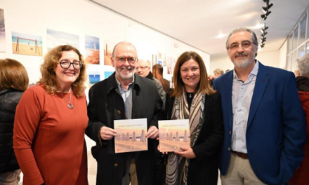 La exposición fotográfica “Donde el mar hace pueblo”, capta la esencia misma de El Campello con la visión de 26 artistas