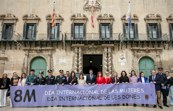 Alicante reclama la “acción de todos” para lograr la igualdad real en el acto por el Día Internacional de la Mujer
