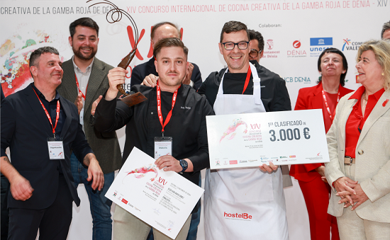 El chef Jesús Iván Anaya, del restaurante El Mirador de La Mancha gana la XIV edición del Concurso de la Gamba Roja de Dénia