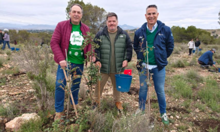 Alicante ‘renace’ con la Reforestación de Primavera del Monte Orgegia y el apoyo de un millar de voluntarios