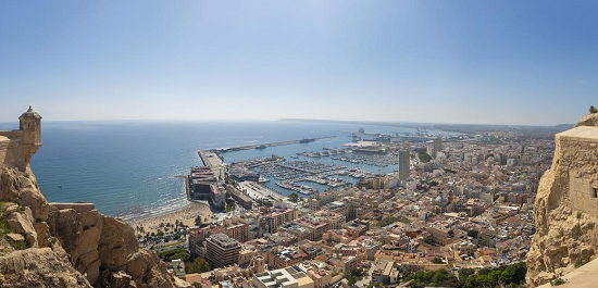 Alicante impulsa nuevos usos culturales, de ocio y vinculados a la innovación en el entorno portuario