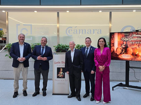 La Cámara de Comercio de Alicante y ASPA rinden homenaje al elaborador de vinos Felipe Gutiérrez de la Vega
