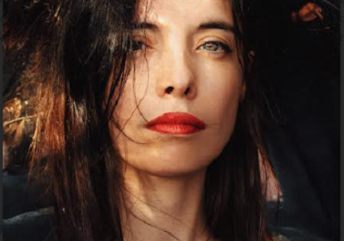 Més enllà de Lolita: Luna Miguel reflexiona sobre les altres dones de Nabokov a l’Aula de Cultura d’Alacant