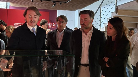 El MAHE inaugura la exposición ‘La huella de Dionisos’ con obras originales de Picasso y Dalí