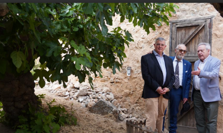 El Presidente del Consell Valencià de Cultura visita la Casa de Miguel Hernández y la Biblioteca Pública ‘Fernando de Loazes’