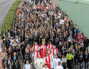 Unos 330.000 peregrinos dirigen sus miradas a la Santa Faz que este viernes será Bien de Interés Cultural Inmaterial