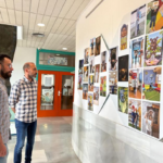 Rostros y libros se fusionan en la nueva exposición de ‘Bookface’ de la Biblioteca de l’Alfàs