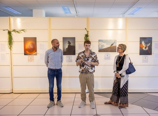 El creador Aitor del Arco expone ‘NOWAIDAYS’ en la Casa de Cultura de l’Alfàs