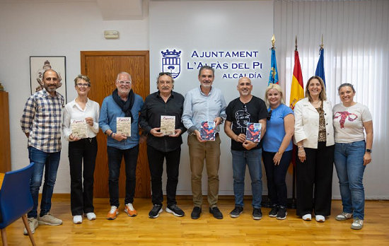 Ignacio Ramonet y Sandra Sarmiento visitan l’Alfàs con motivo de la publicación ‘Voces con Fidel’
