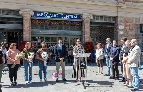 Alicante recuerda a las víctimas del bombardeo del Mercado Central en el 88 aniversario del ataque aéreo