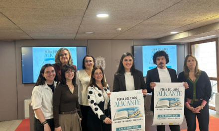 La Fira del Llibre reuneix a Lorenzo Silva, Luz Gabás i Marta Robles per a xarrar amb els lectors i signar exemplars aquest dimecres