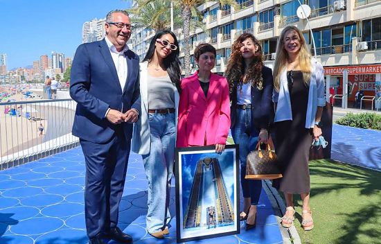 El ‘Sueño Vertical’ de María José Lozano llena de arte, moda y arquitectura los siete Espais d’Art Urbà de Benidorm