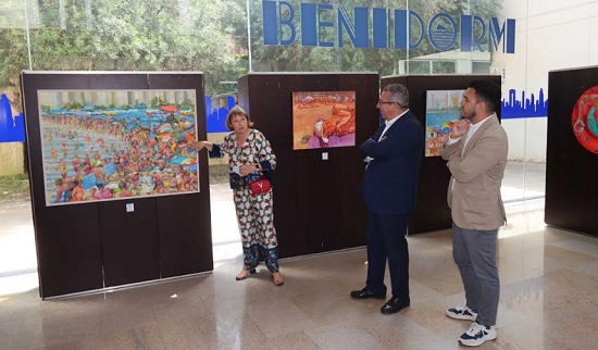 El Espai d’Art del Ayuntamiento de Benidorm acoge la muestra pictórica ‘Vamos a la playa’ de Victoria Udalova