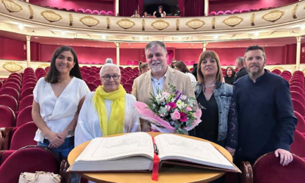 El Teatro Chapí homenajea a la actriz Lola Herrera que deja su nombre a una de sus butacas