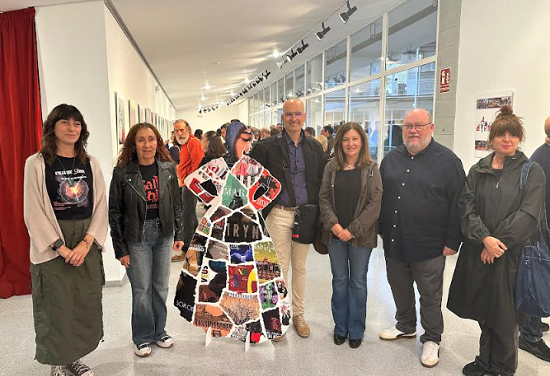 Expectación  en El Campello ante la inauguración de una exposición retrospectiva sobre los 40 años de existencia del Grup de Danses “Salpassa”