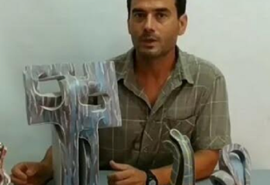 El artista Enrique Jordá inauguró este viernes la exposición ‘Plural’ en el Espai Cultural Escoles Velles de l’Alfàs del Pi