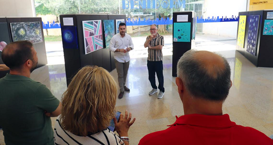 El catedrático Luis Miguel Gutiérrez expone ‘Agua, azul de vida’ en el Espai d’Art del Ayuntamiento de Benidorm