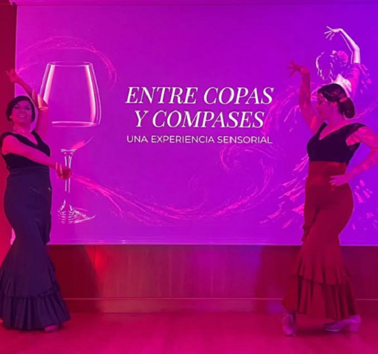 ‘Entre Copas y Compases’ llega a Elda 40Gra2 con una experiencia que fusiona vino, música y baile
