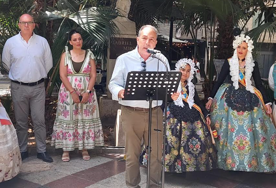 Rafael Alemañ evoca la amistad entre Emilio Varela, Óscar Esplá y Gabriel Miró en el homenaje al escritor alicantino