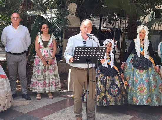 Rafael Alemañ evoca la amistad entre Emilio Varela, Óscar Esplá y Gabriel Miró en el homenaje al escritor alicantino