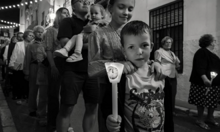La fotógrafa local Isabel Patrocinio López Talavera se alza con los dos primeros premios del XVI Concurso de Fotografía de Fiestas Patronales de Petrer 2025