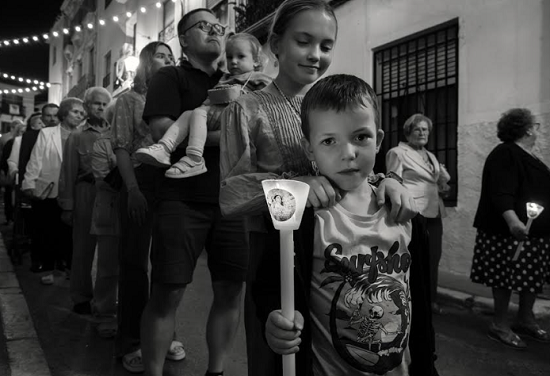 La fotógrafa local Isabel Patrocinio López Talavera se alza con los dos primeros premios del XVI Concurso de Fotografía de Fiestas Patronales de Petrer 2025