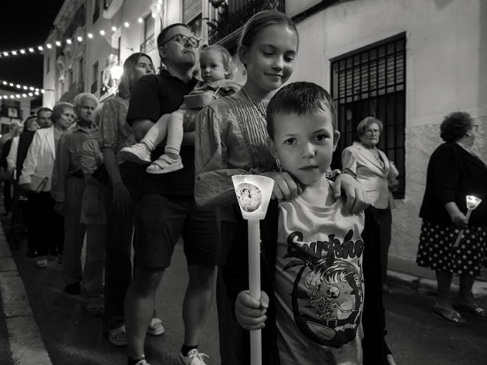 La fotógrafa local Isabel Patrocinio López Talavera se alza con los dos primeros premios del XVI Concurso de Fotografía de Fiestas Patronales de Petrer 2025