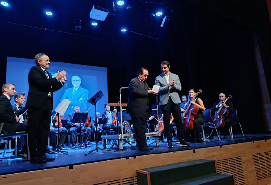 El maestro Enrique García Asensio director honorífico de la orquesta de Flautas Casanovas