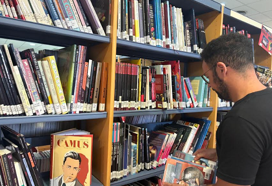 La Biblioteca de l’Alfàs del Pi incrementa un 42 % su catálogo de novela gráfica en la última década